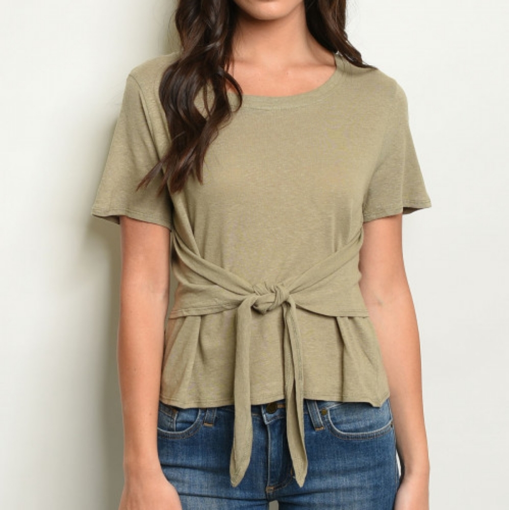 New Junior's Boutique olive green front tie top